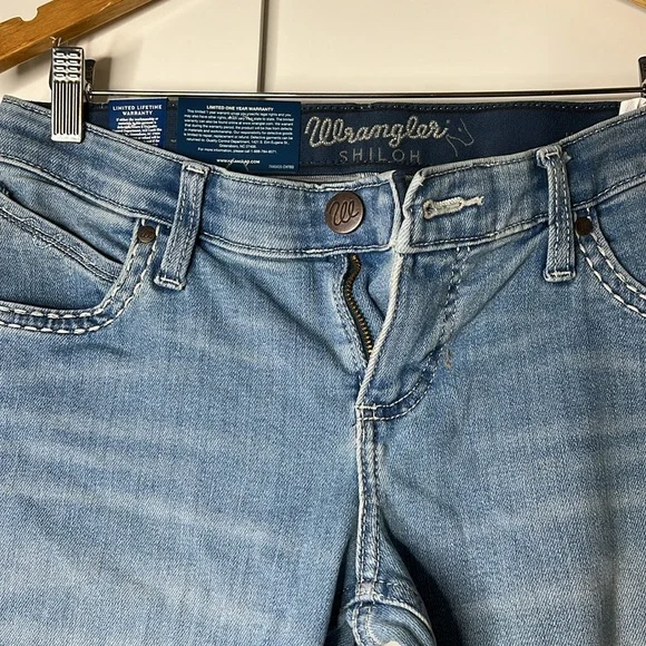 NWT Wrangler Shilo Ultimate Riding Jean - Picture 2 of 7